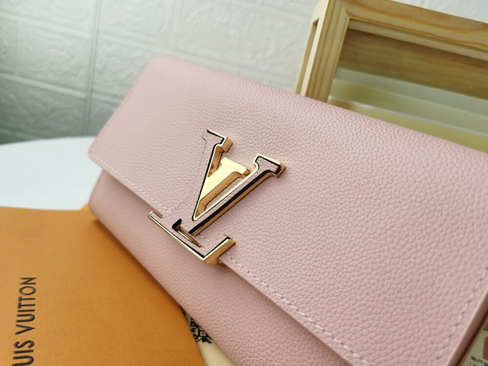 Louis Vuitton Capucines Long Wallet in Rose Pink - Picture 5 of 8